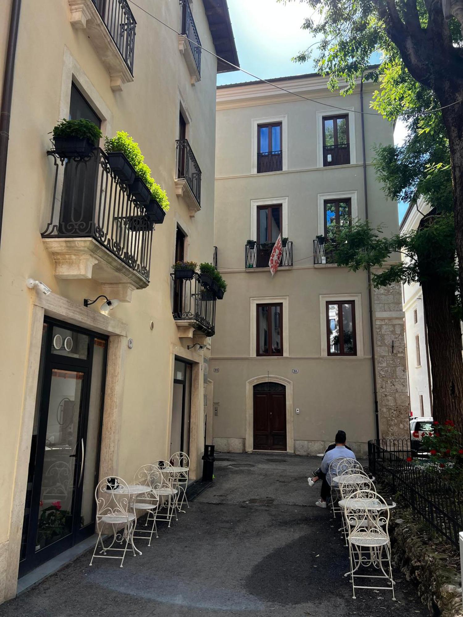 Dimora Largo Silvestro Dell'Aquila- Centro Storico Vila Exterior foto